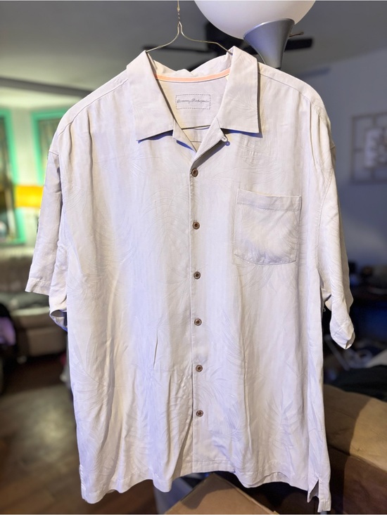 Tommy Bahama Other - Tommy Bahama short-sleeve camp shirt features a subtle tropical tonal pattern